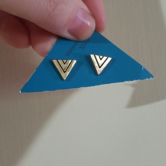 3 pairs of earrings in gold tone. - Picture 6 of 7